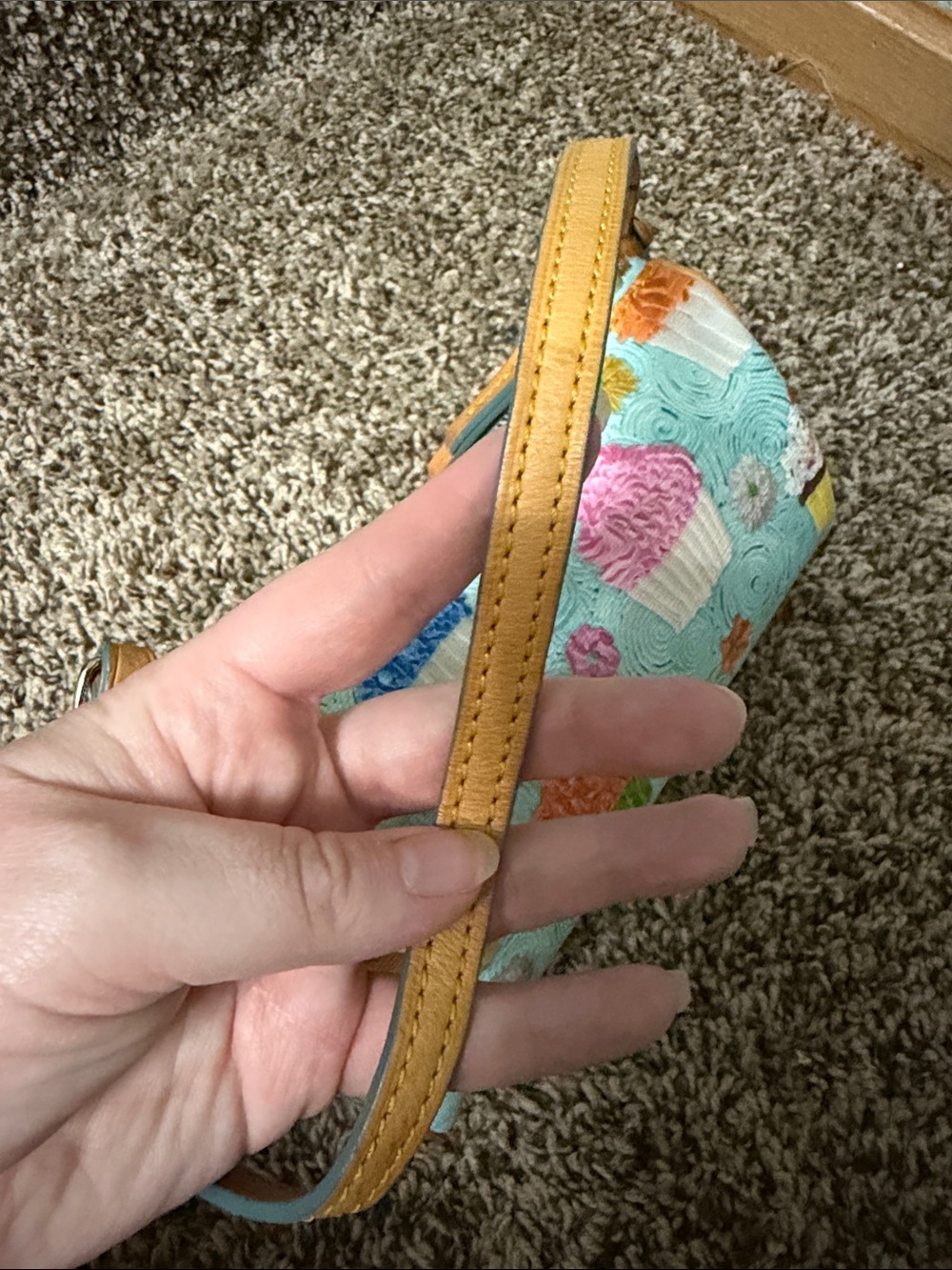 🦆 Dooney & Bourke - Cupcake Barrel Bag - light blue - Picture 8 of 14